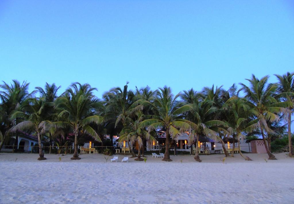 Phaidon Beach Resort Pandan Exterior foto