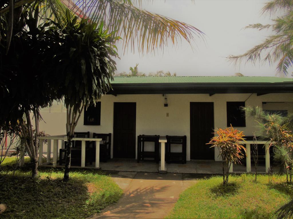 Phaidon Beach Resort Pandan Exterior foto